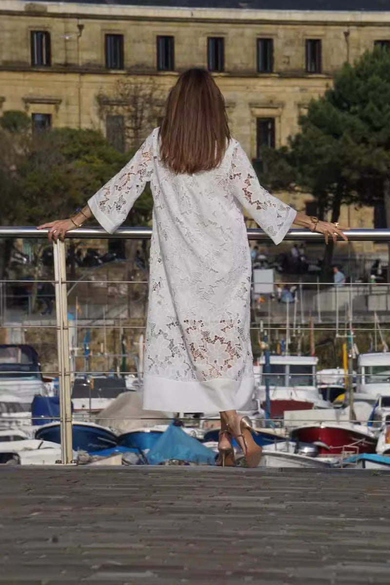 Alba™- Abito in pizzo moderno, fluido e raffinato