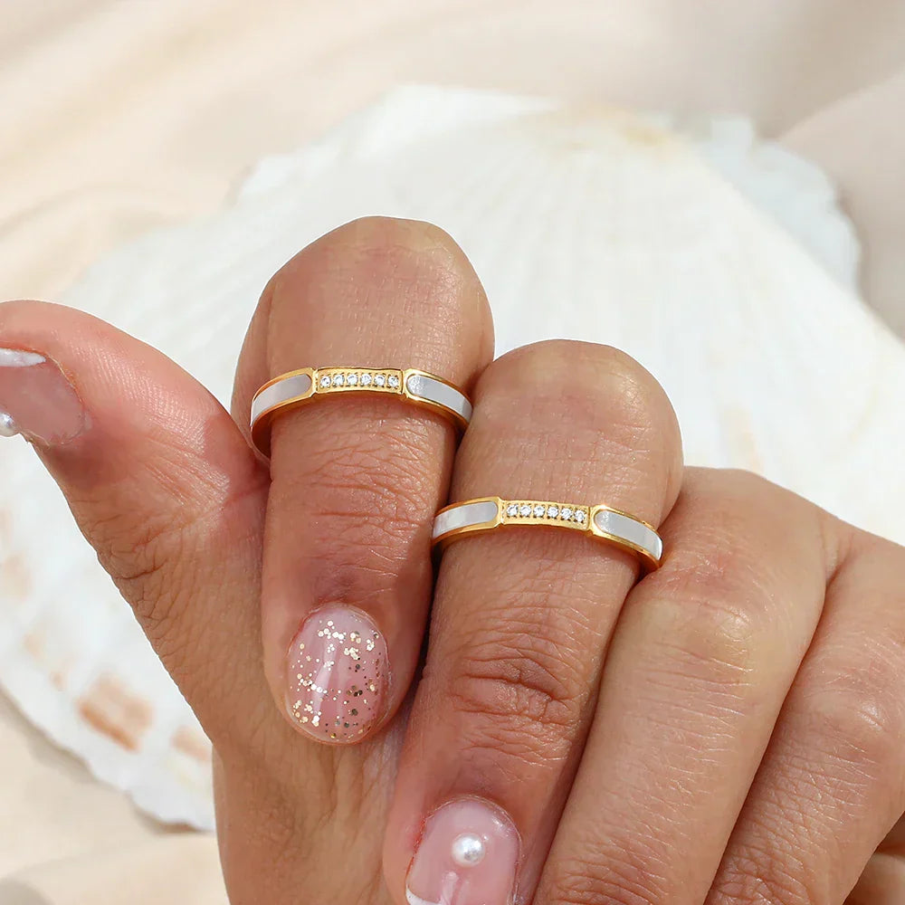 Valentina™| Anello con diamante delicato con pavé di conchiglie