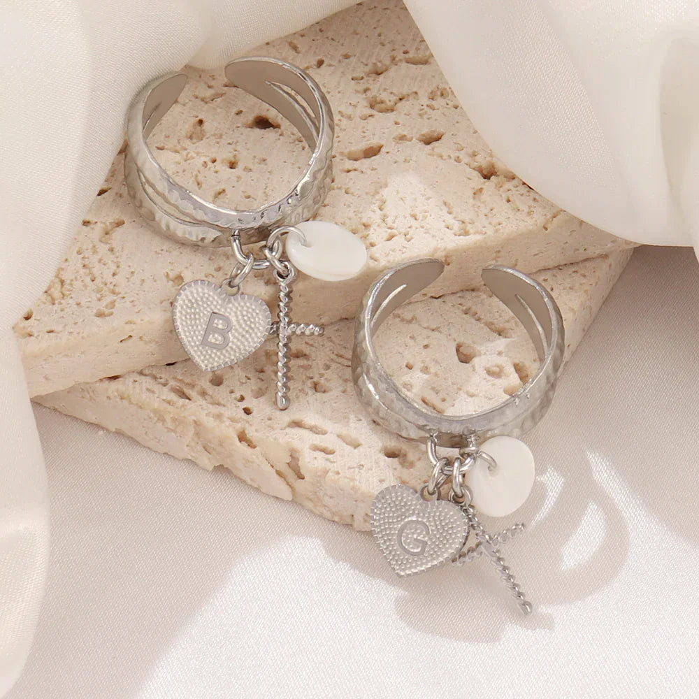 Valentina™| Anello iniziale con croce e cuore