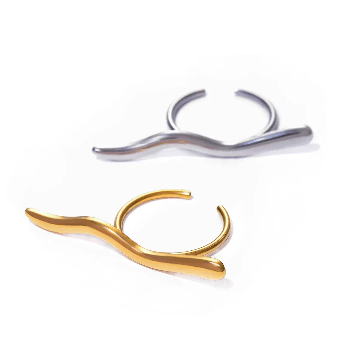 Valentina™| Anello con ondulazione a barre distinte