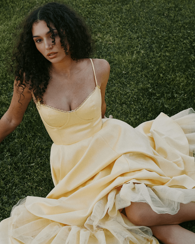 Abito Midi: Grazia e Conforto