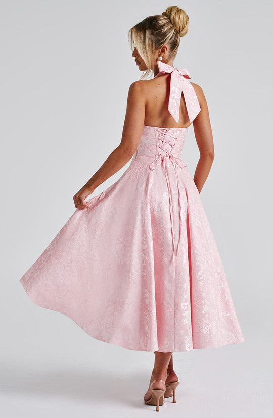 Abito Midi Romantico: comfort e stile