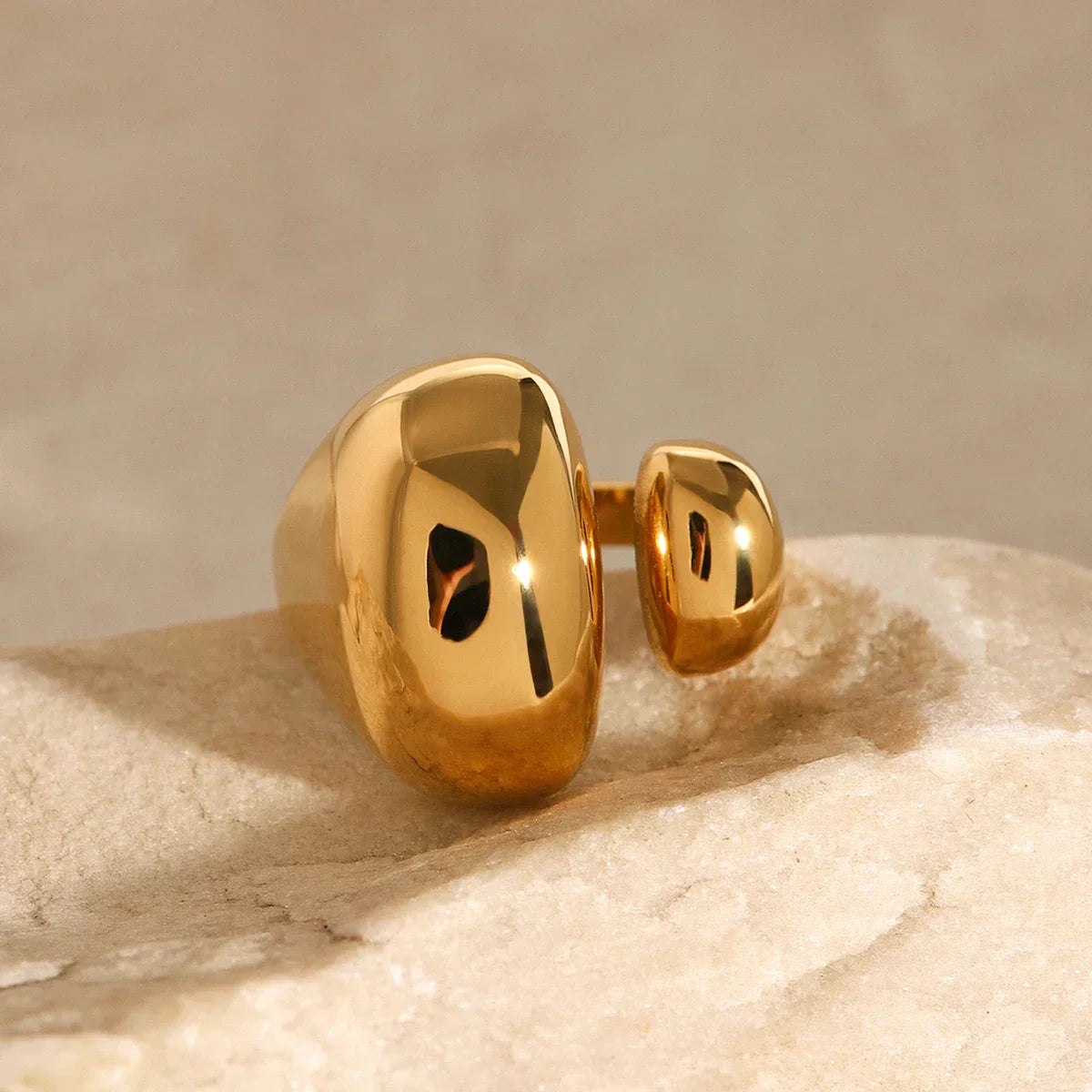 Chunky Rounded Open Square Ring