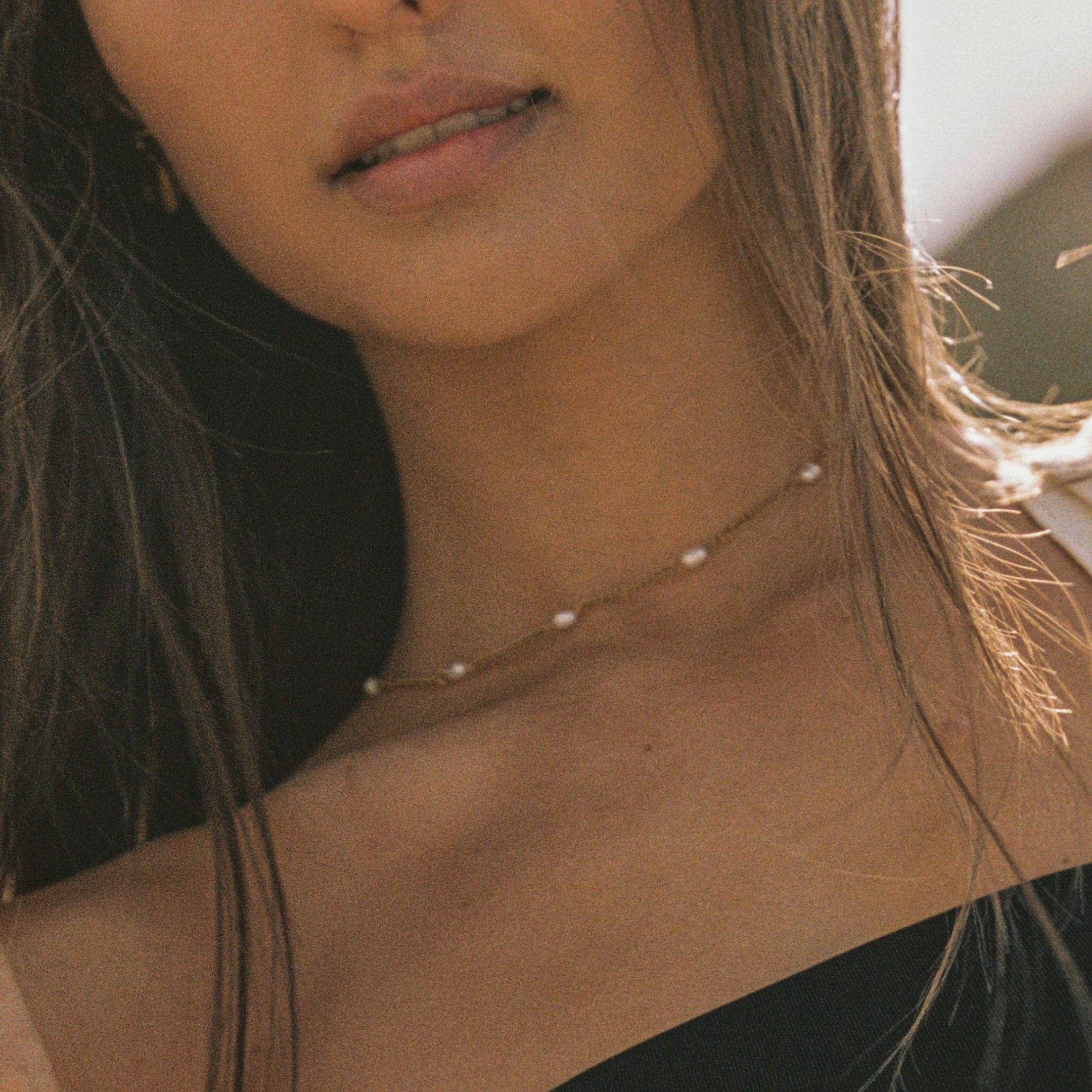 Valentina™| Delicato girocollo di perle d'oro